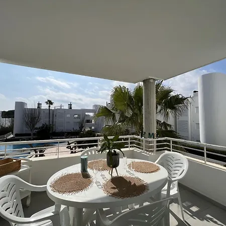 Isholidays Acron Apartament *