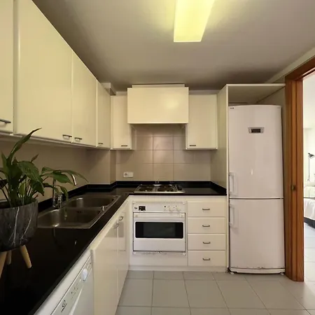 Isholidays Acron Apartmán *